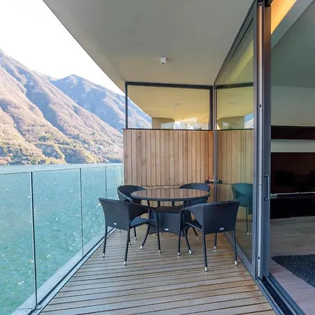 Apartment Lakefront Private Parking And Pool