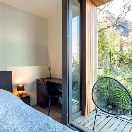 Apartamento Lakefront Private Parking And Pool *